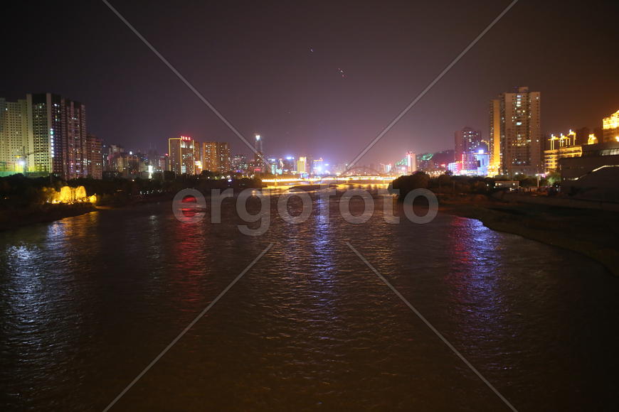 Китай, город Ланьчжоу. Река Хуанхэ