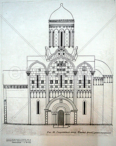 Юрьев-Польский, Владимирская область, 
Георгиевская церковь, построена в середине 13 века. Стены ук