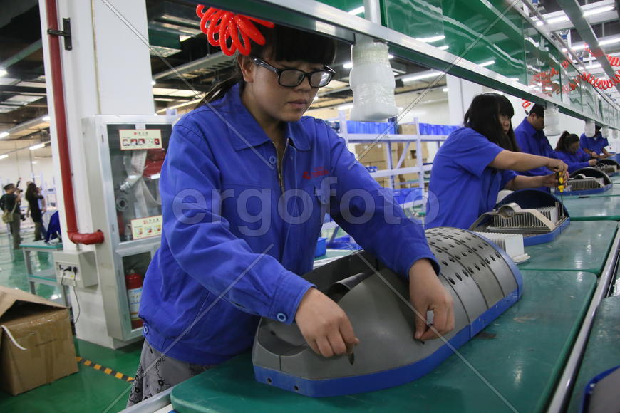 Китай, город Ланьчжоу. Завод по производству светодиодов.