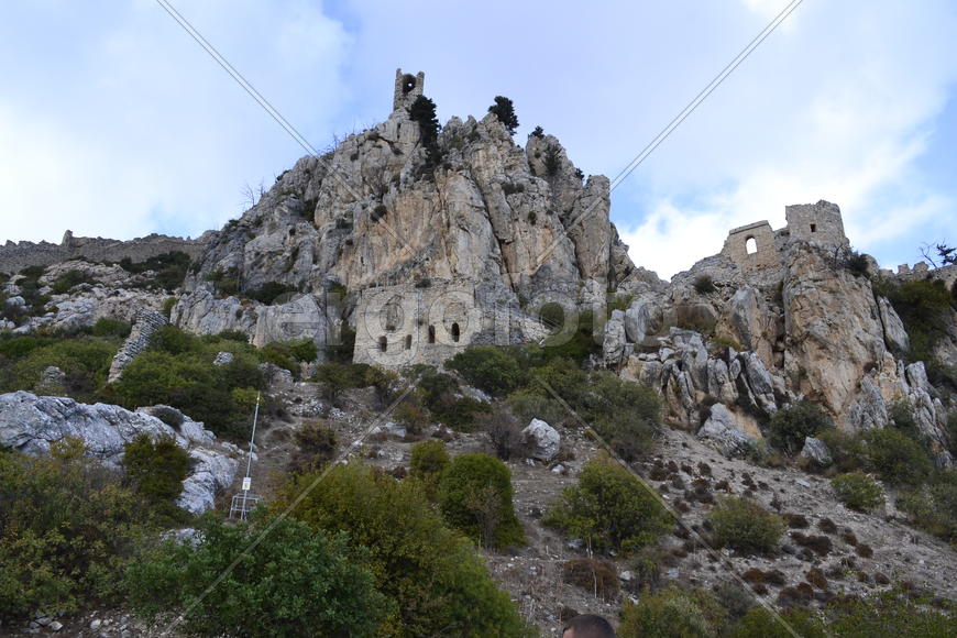 замок Святого Иллариона 12 века