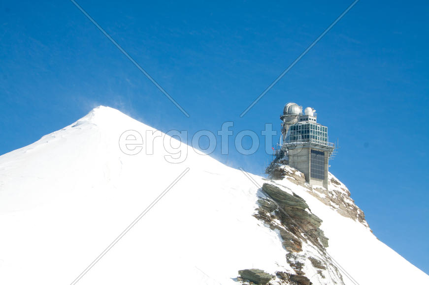 Обсерватория в горах Швейцарии