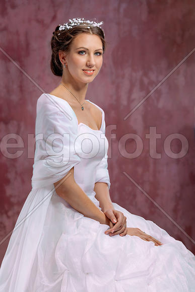 девушка в белом платье