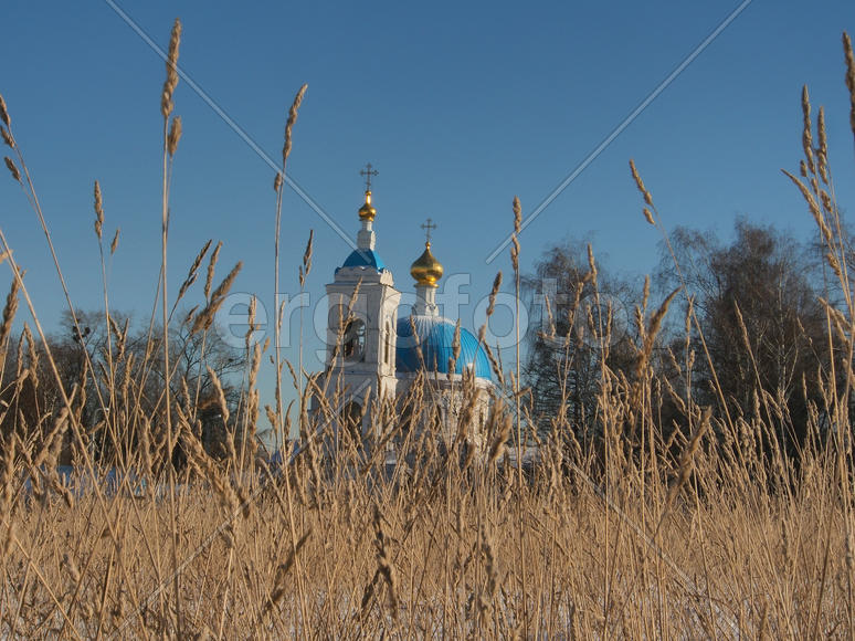 Церковь в поле