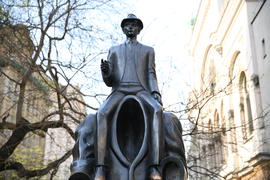 Памятник Францу Кафке. Прага