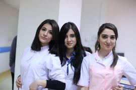 Медсестры в институте кардиологии