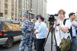 Митинг в защиту Навального, камера, репортер, омон