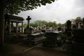 Старые могилы. Франция.