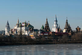 Измайловский кремль. Вид с берега.