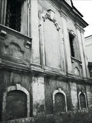 Старинное здание в стиле ампир