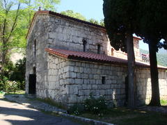 старинное здание в Абхазии