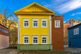 отреставрированный городской дом 19 века, Самара, Россия