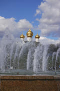 Ярославль. Фонтан на фоне храма
