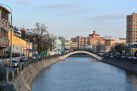 Река Яуза в центре Москвы