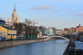 Река Яуза в центре Москвы