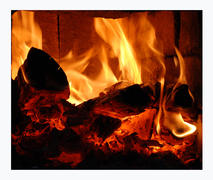  В печи горят березовые дрова - изолят