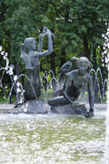 Беларусь, Минск: фонтан в парке имени Янки Купалы