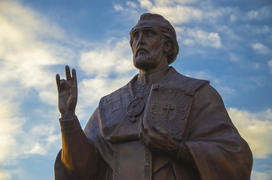 Святой Николай. Статуя. Фрагмент