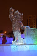 Ледяная статуя кота