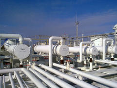 Heat exchangers for heating of oil. Oil refinery. Equipment for primary oil refining
