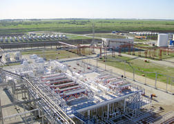 The area with equipment for cooling of refined petroleum products