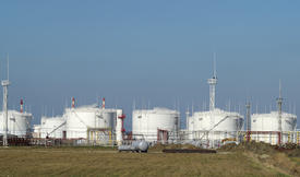 Storage tanks for petroleum products. Equipment refinery