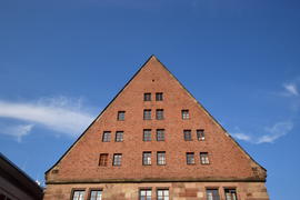 Германия - город Нюрнберг. Фасад старинного здания 