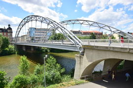 Германия - город Бамберг. Арочный железный мост 