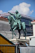 Германия. Мюнхен. Статуя мужчины на коне 