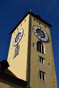 Германия - город Регенсбург. Башня с часами 