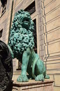 Германия. Мюнхен. Скульптура льва с щитом 
