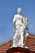 Дворец ЗЕЕХОФ под Бамбергом, Германия. Скульптура женщины 