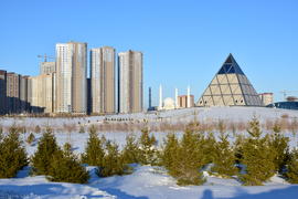 Астана - стеклянная пирамида