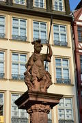 Германия, Франкфурт-на-Майне. Старинная статуя 