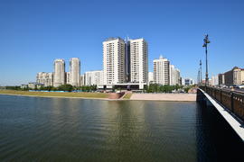 Астана - многоэтажные современные здания. Казахстан 