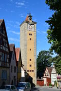 Исторический город Ротенбург в Баварии. Башня с часами 