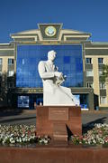 Астана - Памятник Сакену Сейфуллину