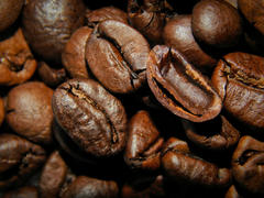 Кофе в зернах крупным планом