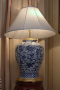 Lamp in the shape of a vase