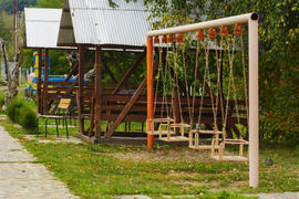 Детская игровая площадка в центре города на Западной Украине