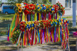 Exhibition - sale of women's wreaths and colored ribbons