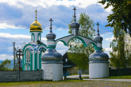 Деревенская Церковь в небольшом селе на Западной Украине