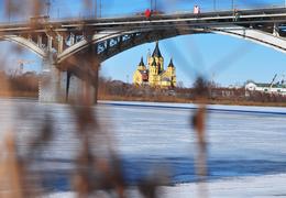 Вид на собор с реки в Нижнем Новгороде