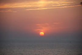 Красивый закат на черном море