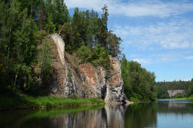 Камень Гребешки на реке Чусовая.