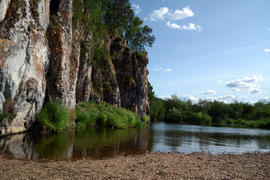 Камень Шайтан на реке Чусовая.