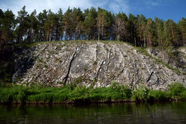 Камень Лебяжий на реке Чусовая.