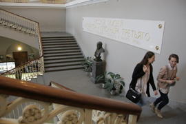 Посетители в залах. Русский музей. Санкт-Петербруг