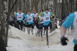 Участники бега с препятствиями всероссийской гонки ГТО