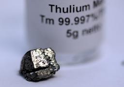 Редкоземельный металл тулий в  лаборатории оптики активных сред 