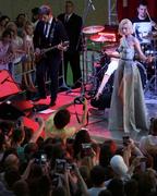 Гагарина на концерте в Кунцево-плаза